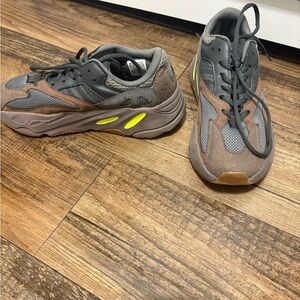 Yeezy Men's Gray and Brown Sneakers